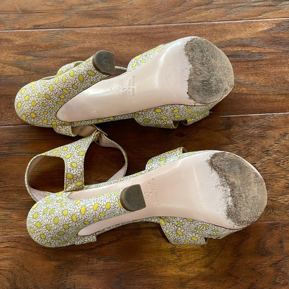 Red VALENTINO Daisy Print Platform Sandals - Picture 5 of 8